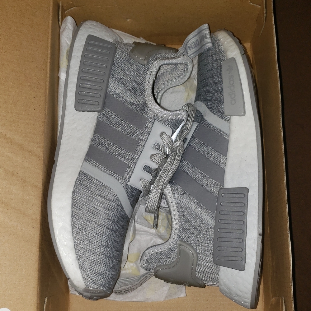 Adidas nmd r1 🌞